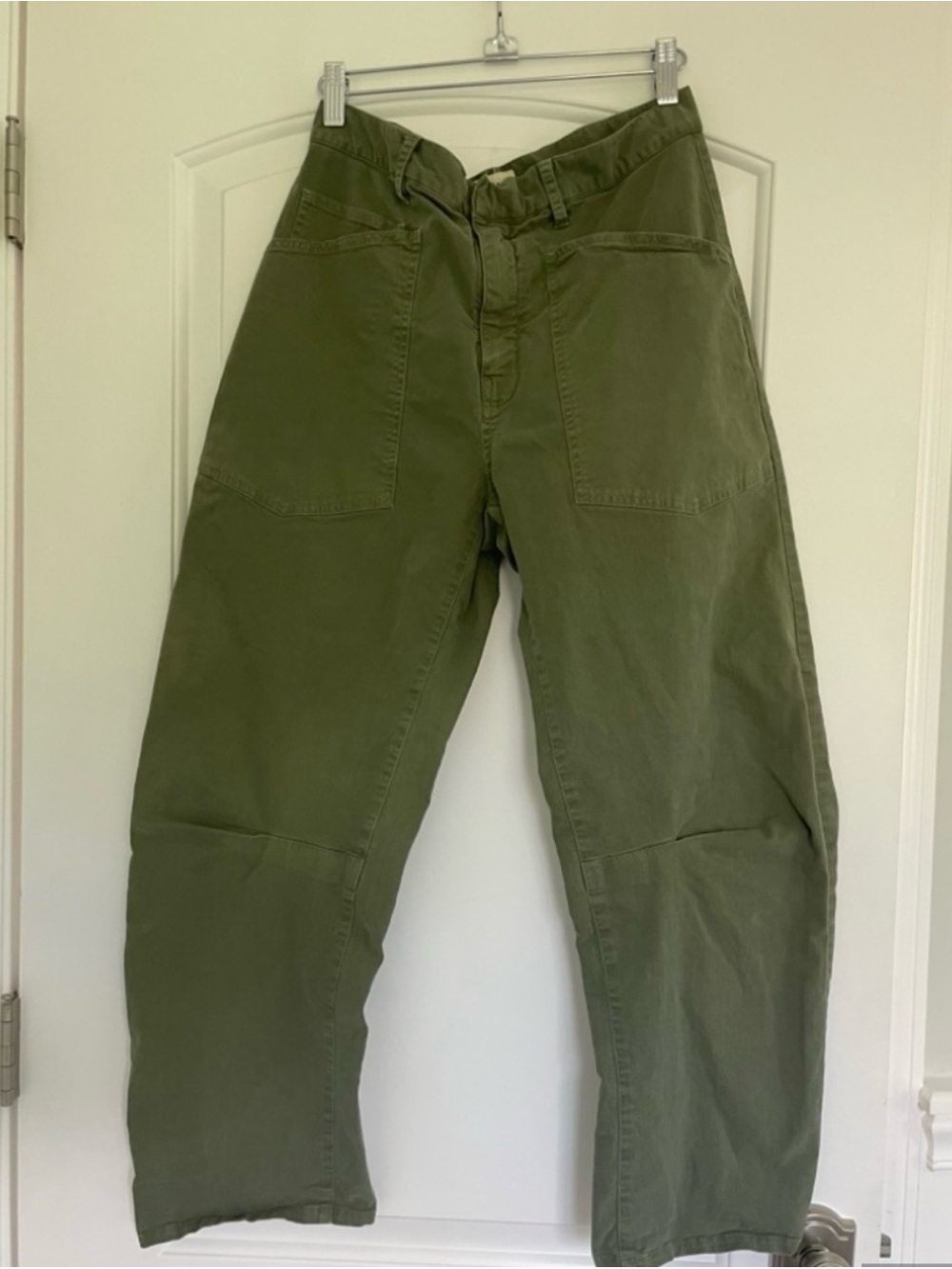 NILI LOTAN SHON BARREL PANTS IN OLIVE GREEN SIZE 4!
